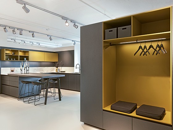Küche mit Garderobe
