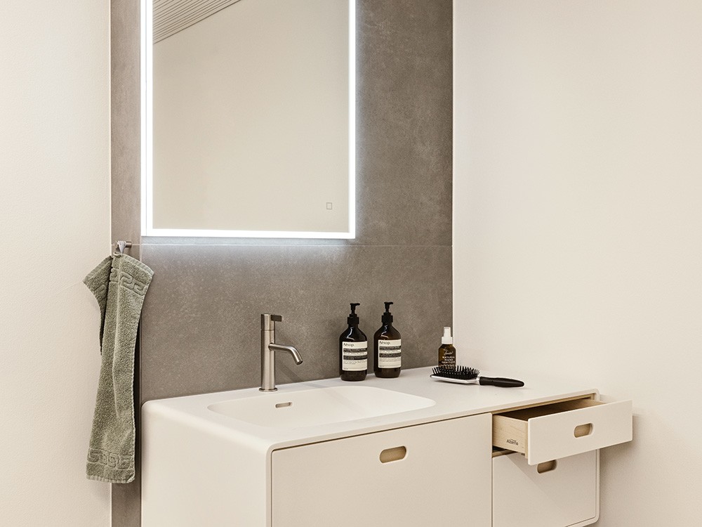 lavabo/miroir éclairé