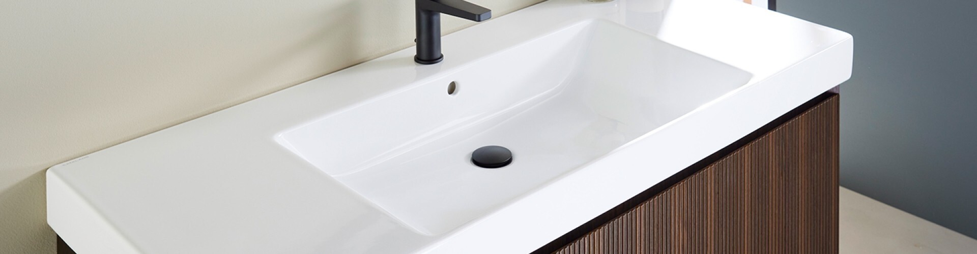 Salle de bains Meubles sous-lavabo et céramique Alterna